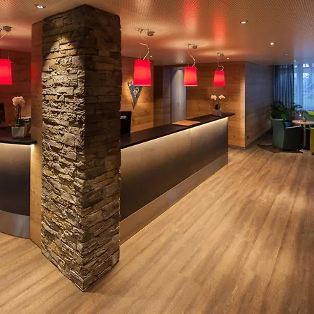 Szálloda Alpine Perren 3*
