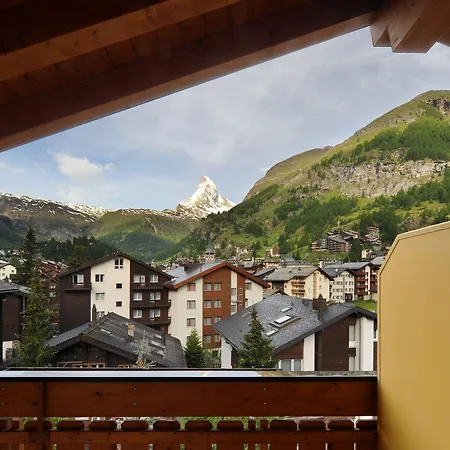 Alpine Perren Szálloda