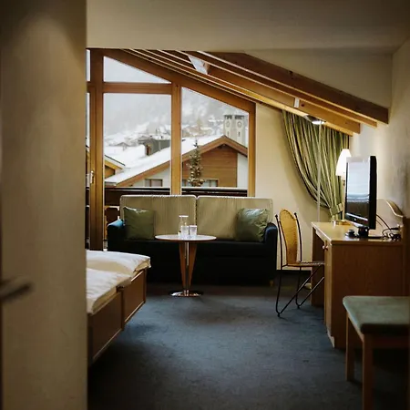 Alpine Perren Hotel 3*