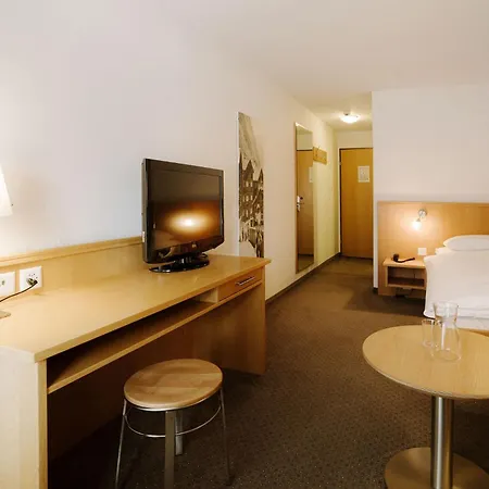 Szálloda Alpine Perren 3*