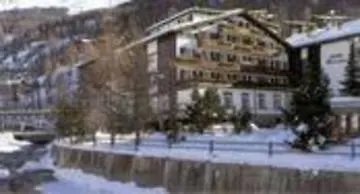 Szálloda Alpine Perren