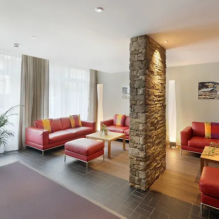 Szálloda Alpine Perren 3*