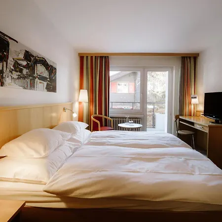 Alpine Perren فندق 3*